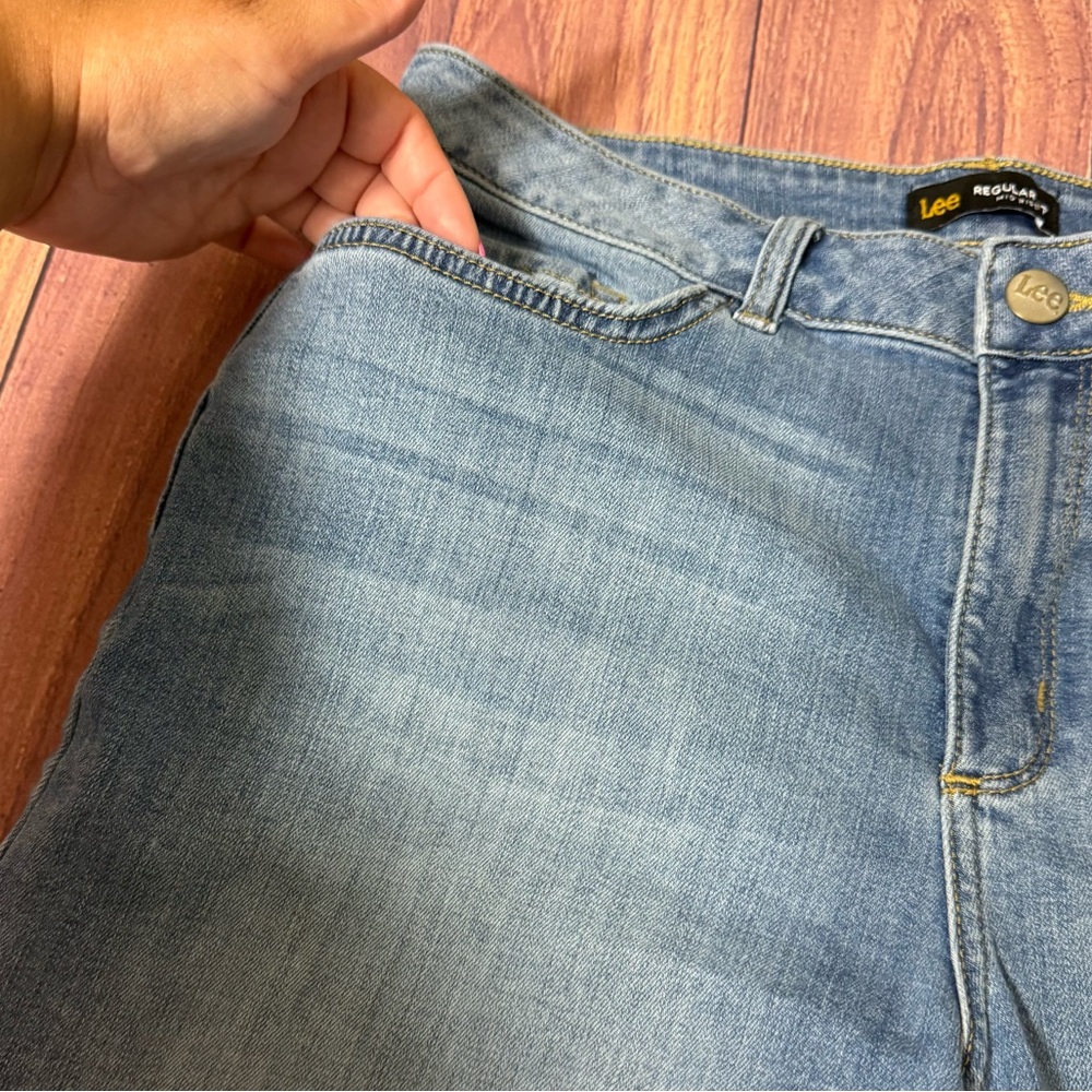 Lee Women's Medium Blue Denim Jean Shorts - Picture 9 of 15